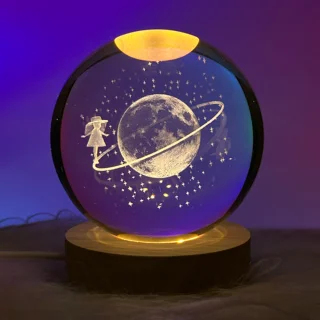 چراغ خواب مدل گوی کریستالی طرح ماه و دختر 3D کد۳۲۶