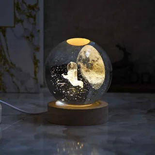 چراغ خواب مدل گوی کریستالی طرح ماه و فضانورد 3D کد۳۲۱
